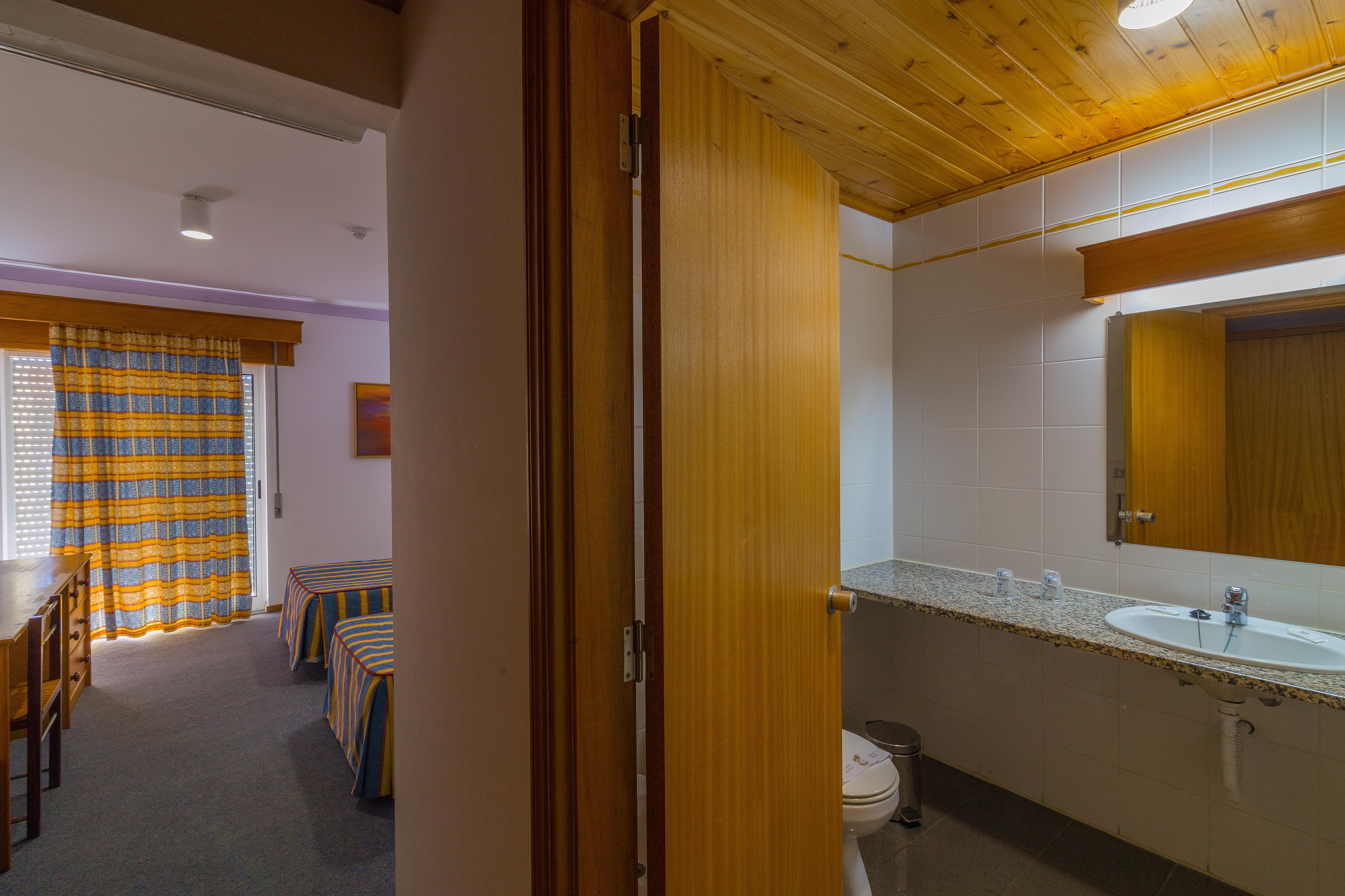 Hotel Teresinha Praia da Vitória Екстериор снимка