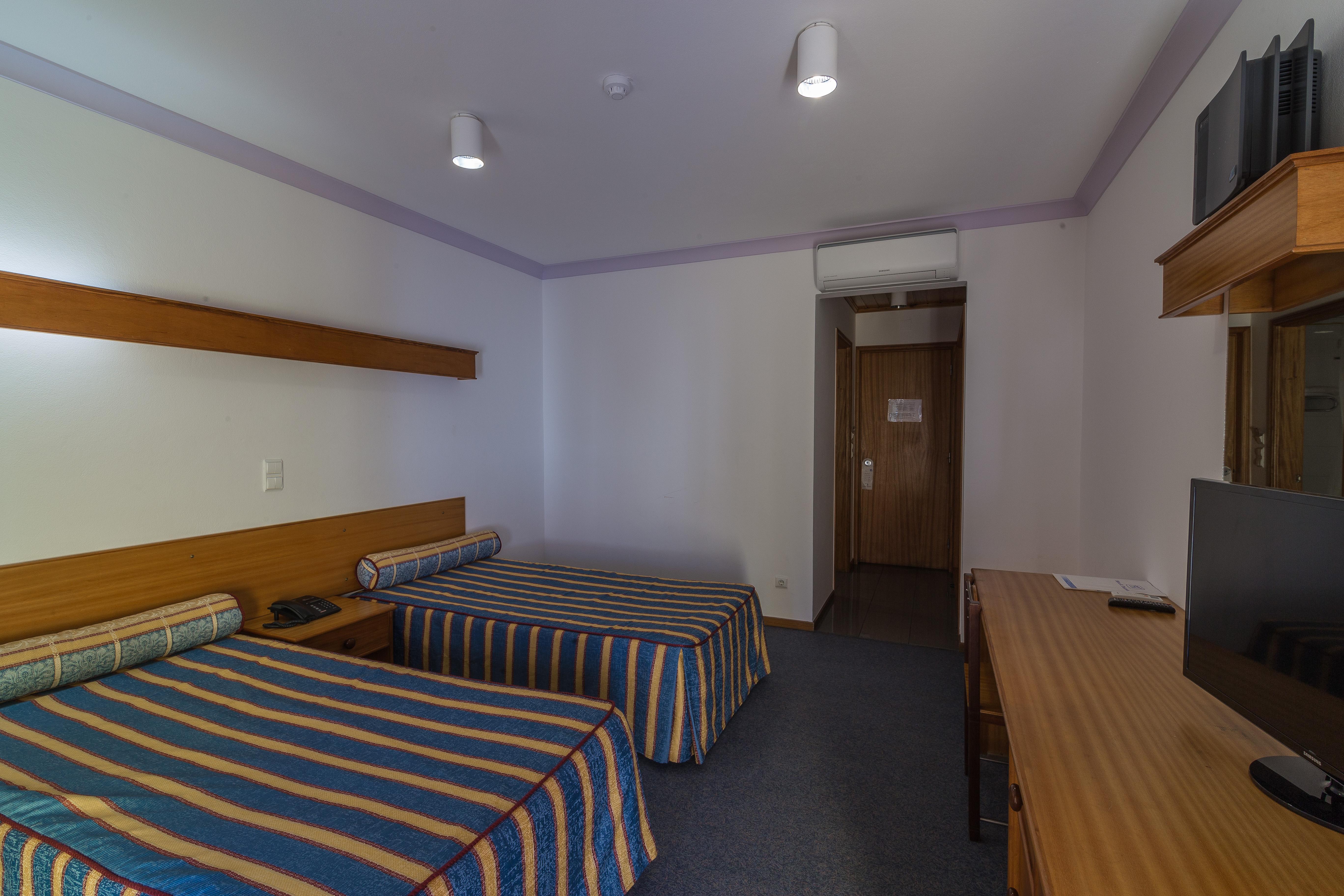 Hotel Teresinha Praia da Vitória Екстериор снимка