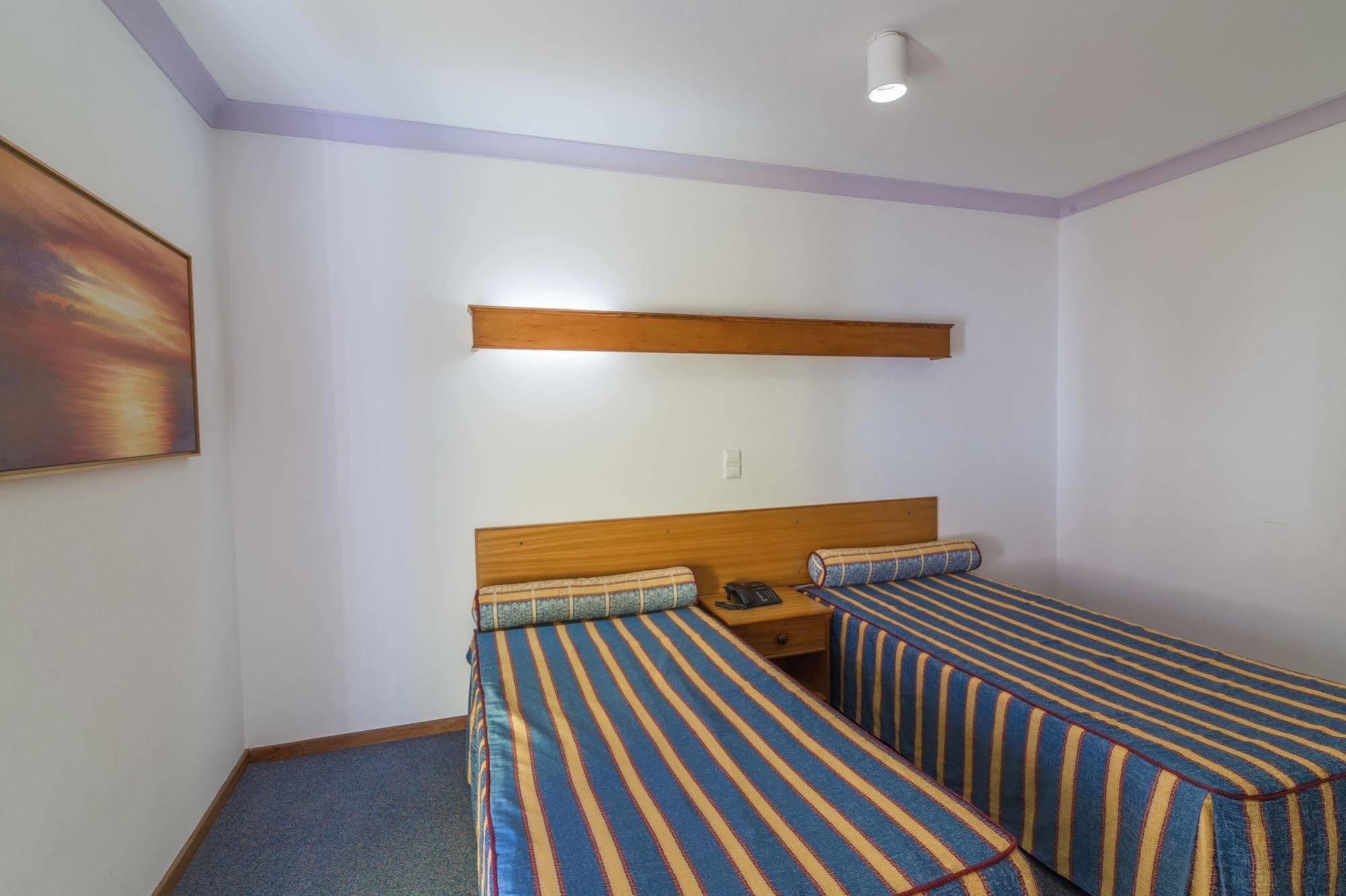 Hotel Teresinha Praia da Vitória Екстериор снимка