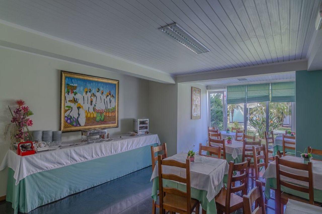 Hotel Teresinha Praia da Vitória Екстериор снимка